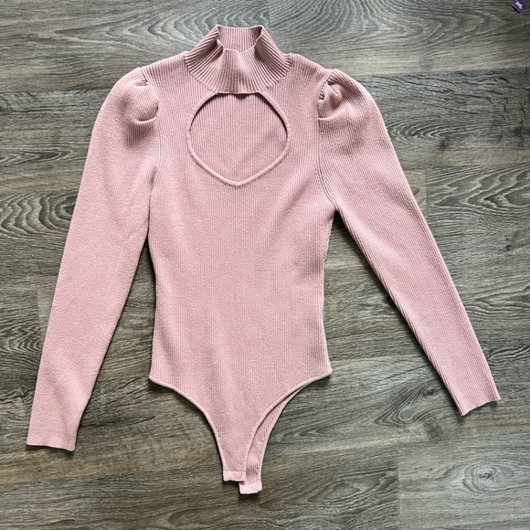 ASTR Bodysuit Front Cutout Ribbed Sweater Body Suit Dusty Pink Womens size Large - Picture 3 of 12